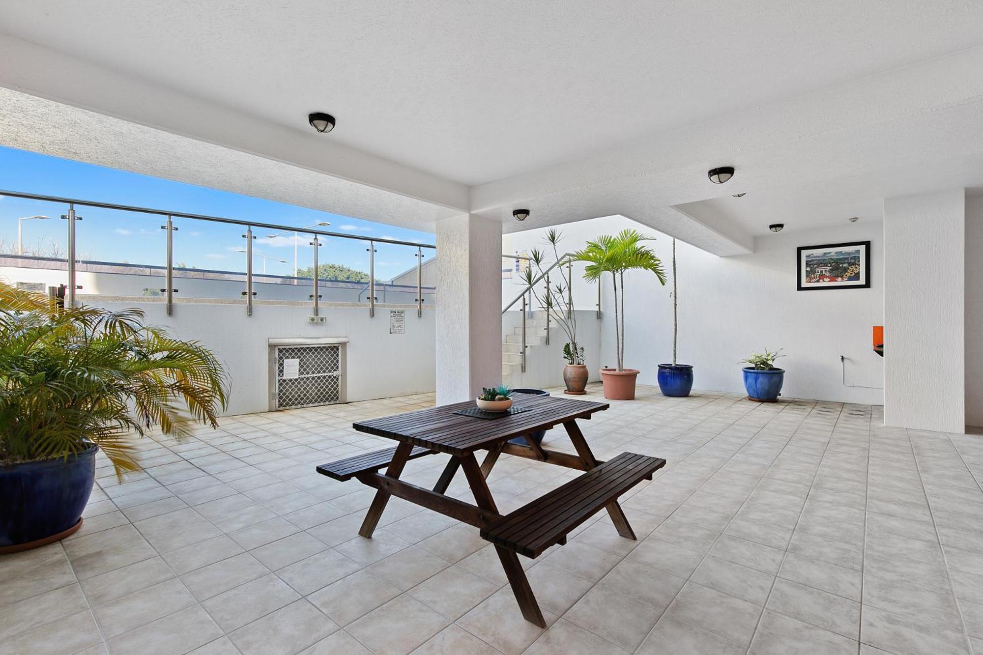 Luxury Oceanview Penthouse Cairns